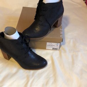 NWT women’s TOMS Lunata Lace-up booties size 11